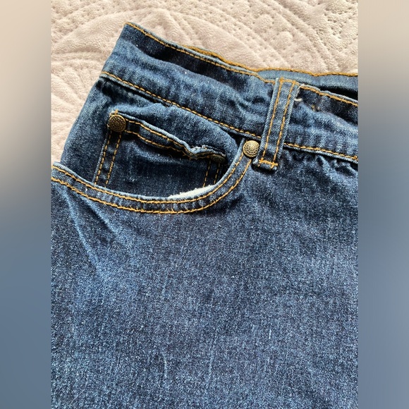 DG2 Strait Leg Size 2 Mid Rise Jeans With Lace Bottom Detail - Picture 6 of 12